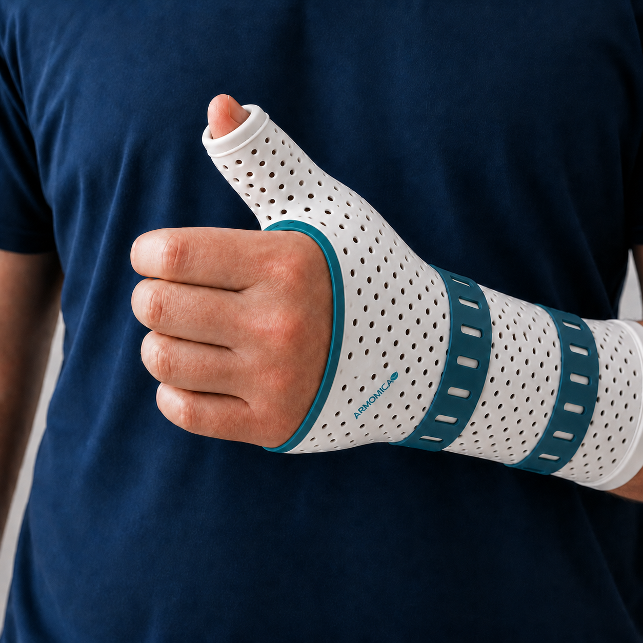 Supporto mano e polso sviluppabile con tecnologia ARMOMICA™